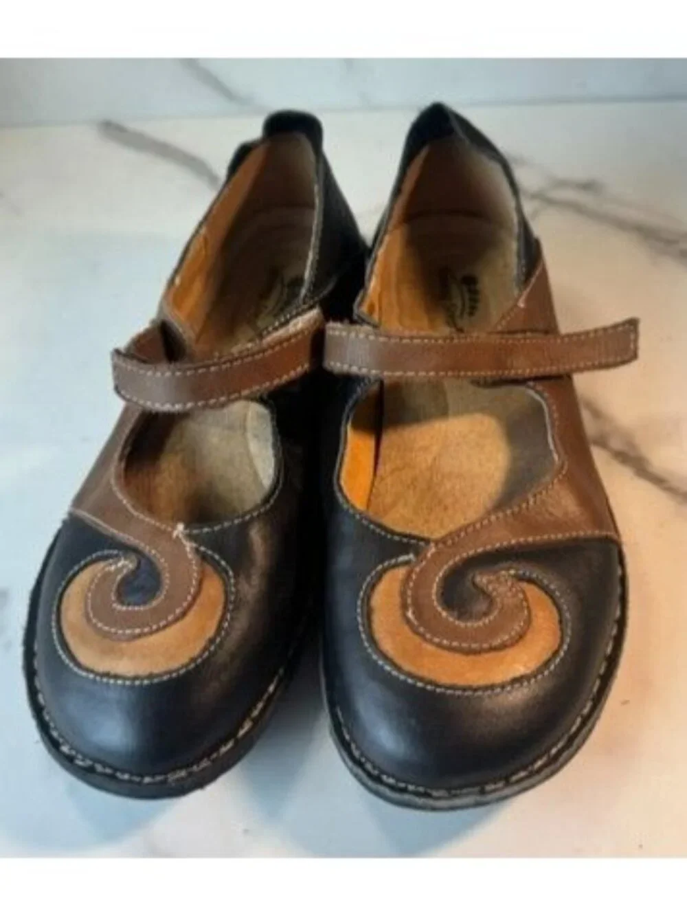 New without box-Spring Step Cosmic Mary Jane flats in black and brown leather